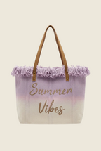 Sac cabas Summer Vibes lilas et écru à franges et anses beiges, vu de face sur fond écru