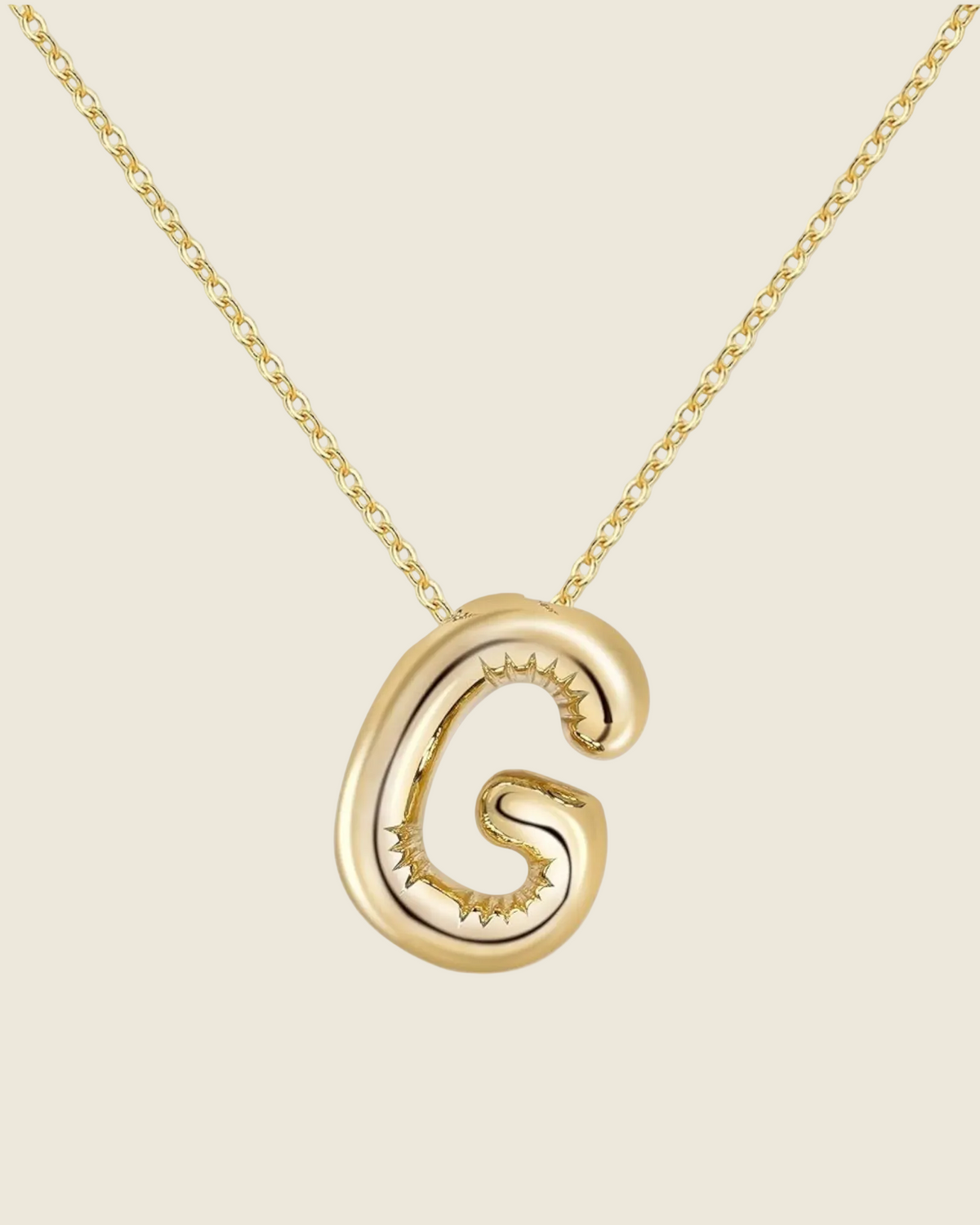 Collier doré à chaîne fine avec pendentif lettre G bombé
