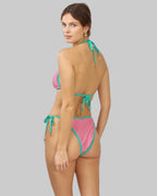 Bikini motif Vichy et détails bijoux au bout des liens