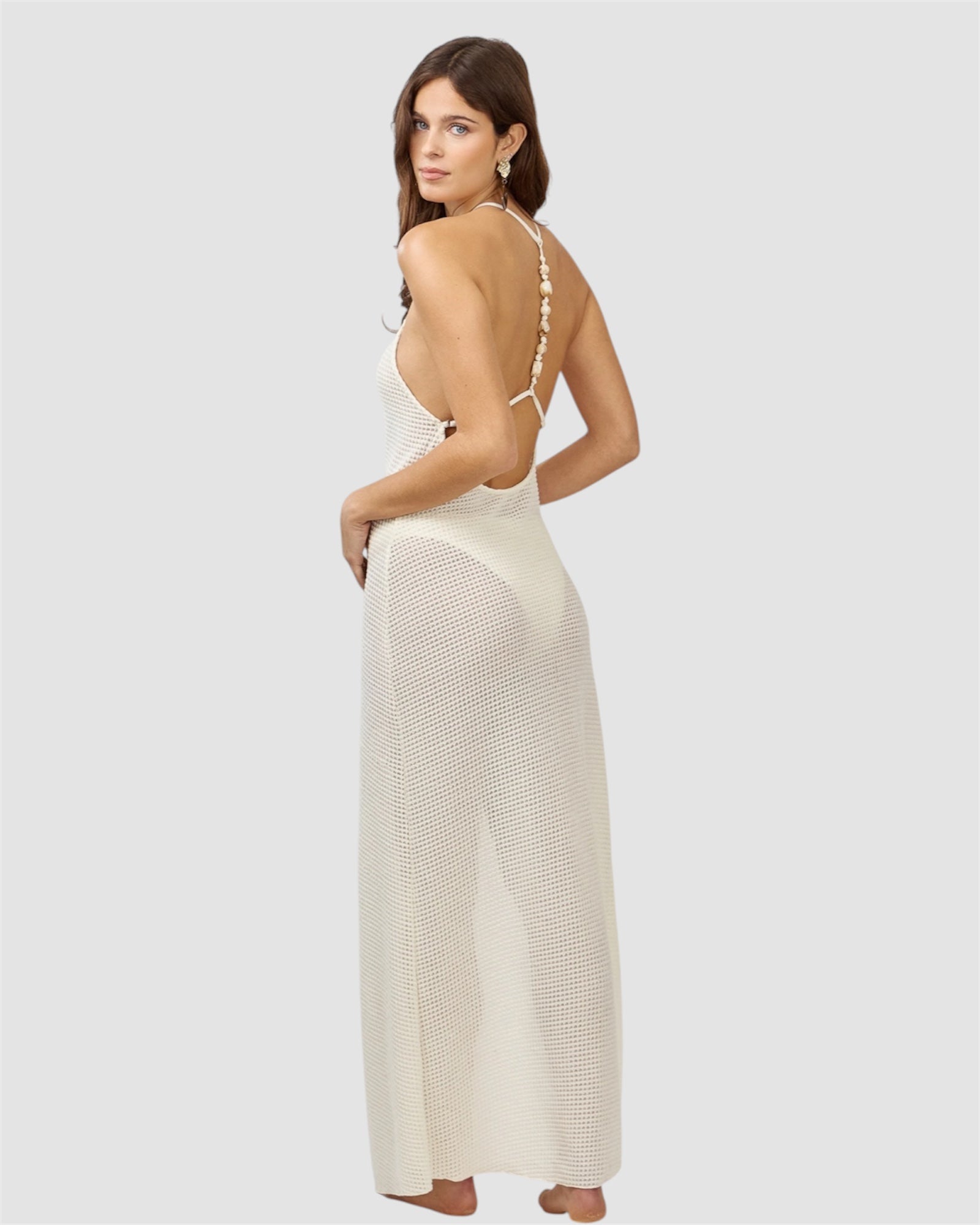 Robe longue de plage beige fendue sur le devant et dos nu avec détails coquillages