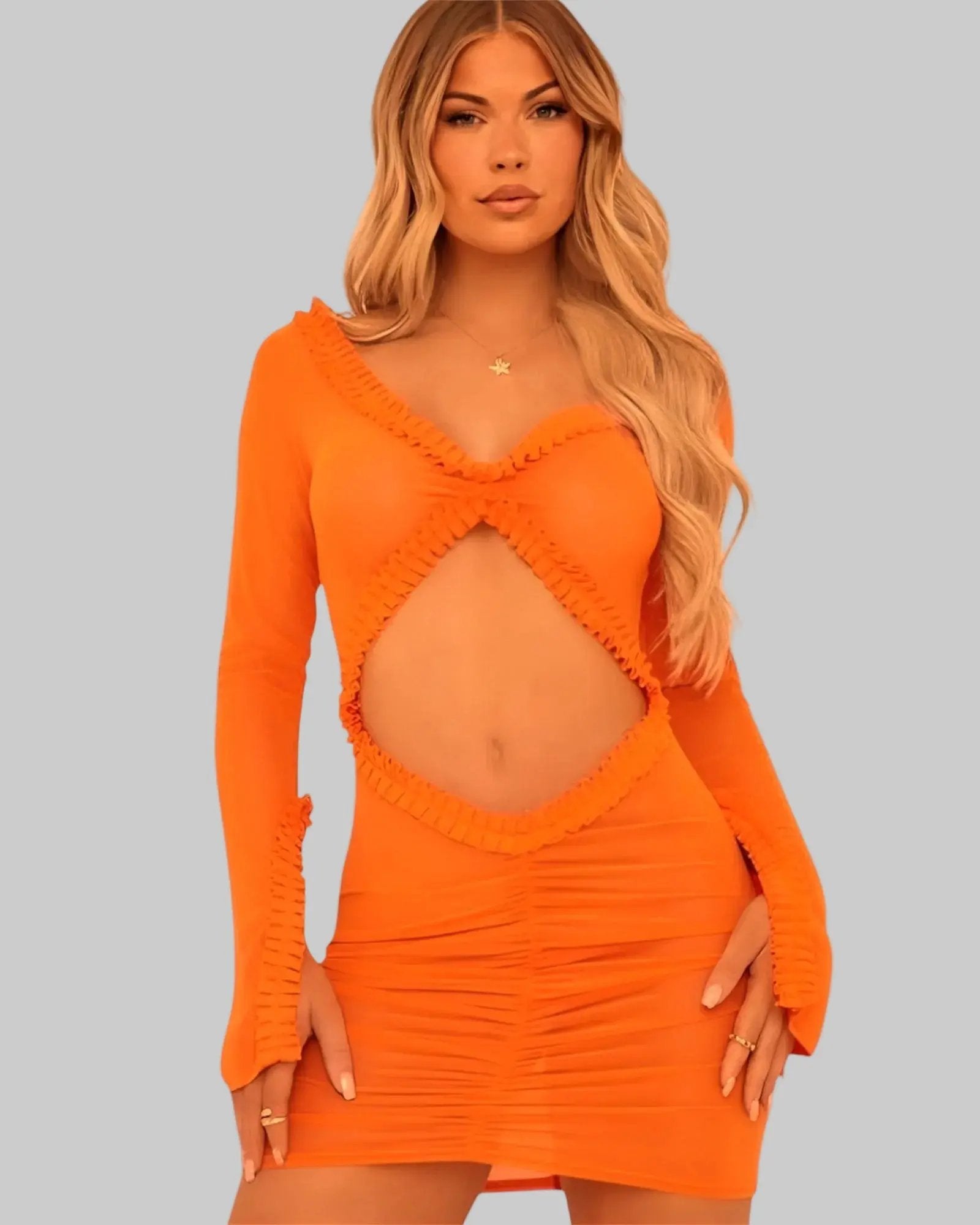 Robe Courte Orange Détails Décolleté Plongeant, Manches Longues, Volants Et Découpe Sur Le Devant