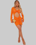 Robe Courte Orange Détails Décolleté Plongeant, Manches Longues, Volants Et Découpe Sur Le Devant