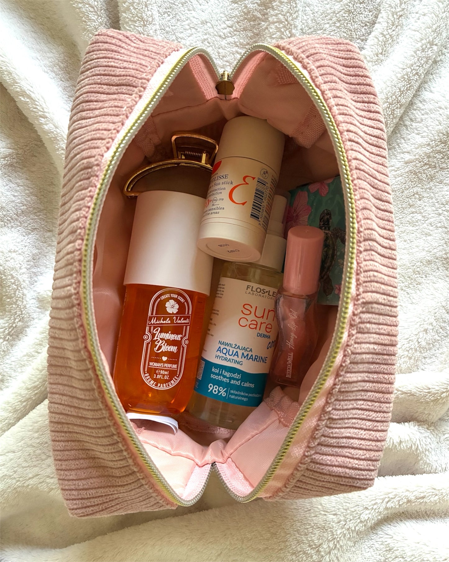 COFFRET TROUSSE DE PRODUITS VISAGE POUR LA PLAGE