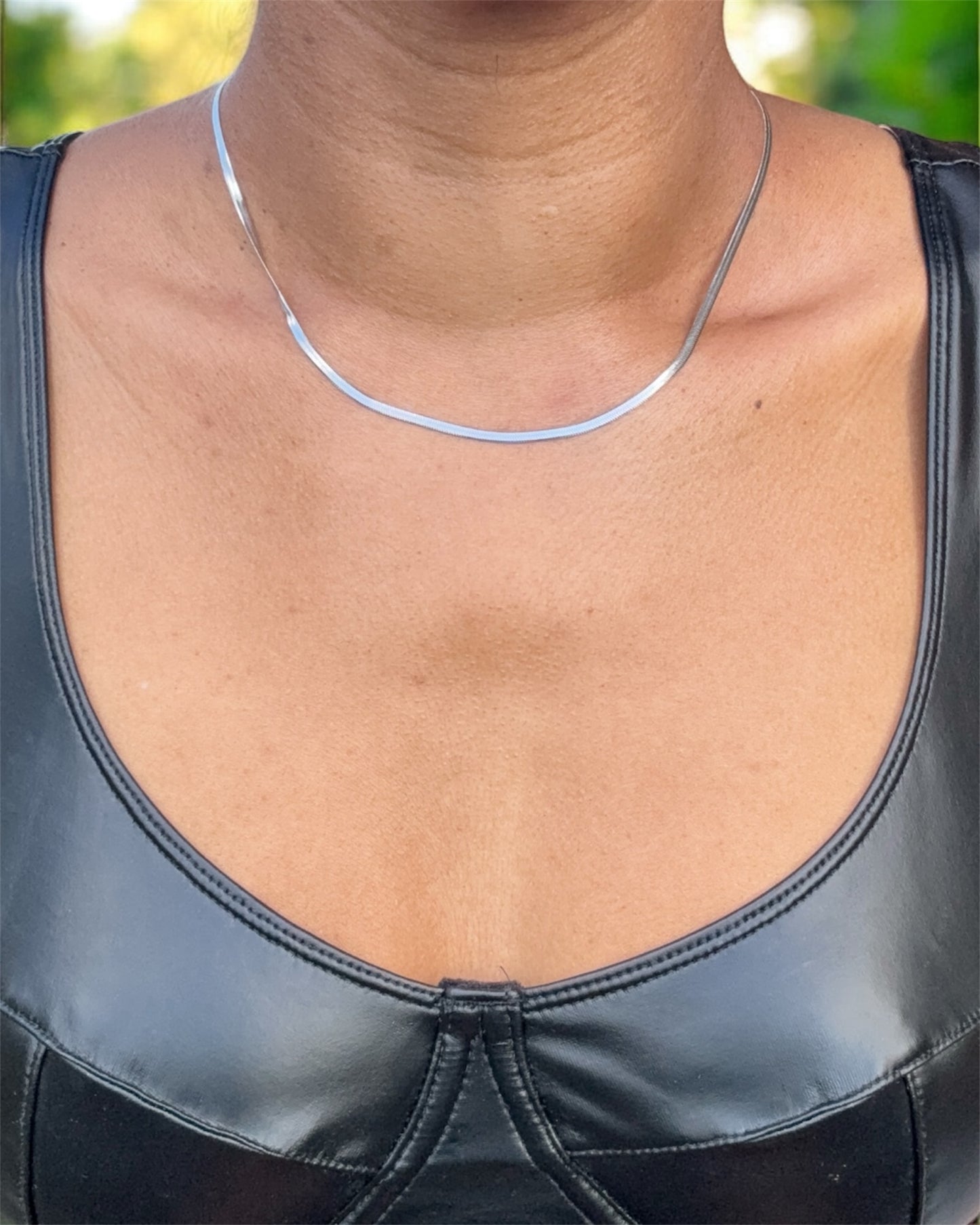 COLLIER MAILLES PLATES EN ACIER INOXYDABLE ARGENTÉ