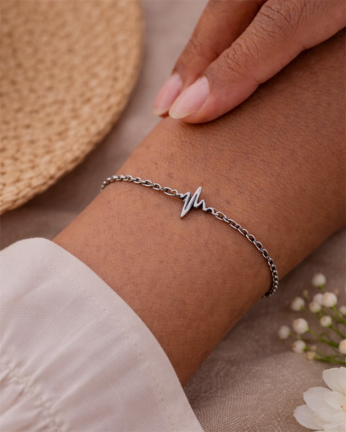 Bracelet femme fin argenté en acier inoxydable 