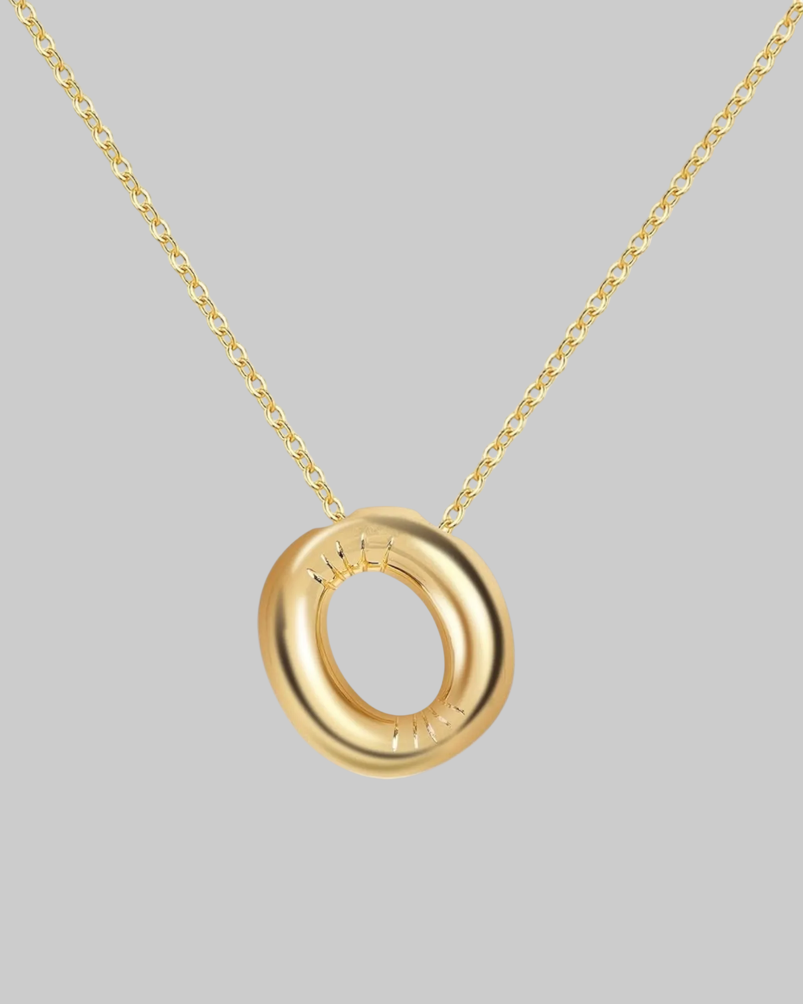Collier lettre en acier inoxydable doré