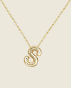 Collier lettre • acier inoxydable doré