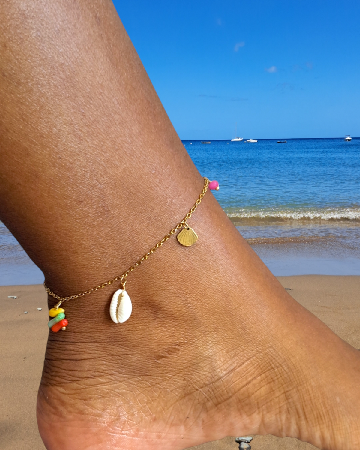 Chaîne de cheville en acier inoxydable doré avec pendentifs coquillages et perles
