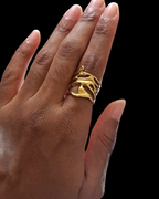 Bague large ajourée acier inoxydable doré – Design organique